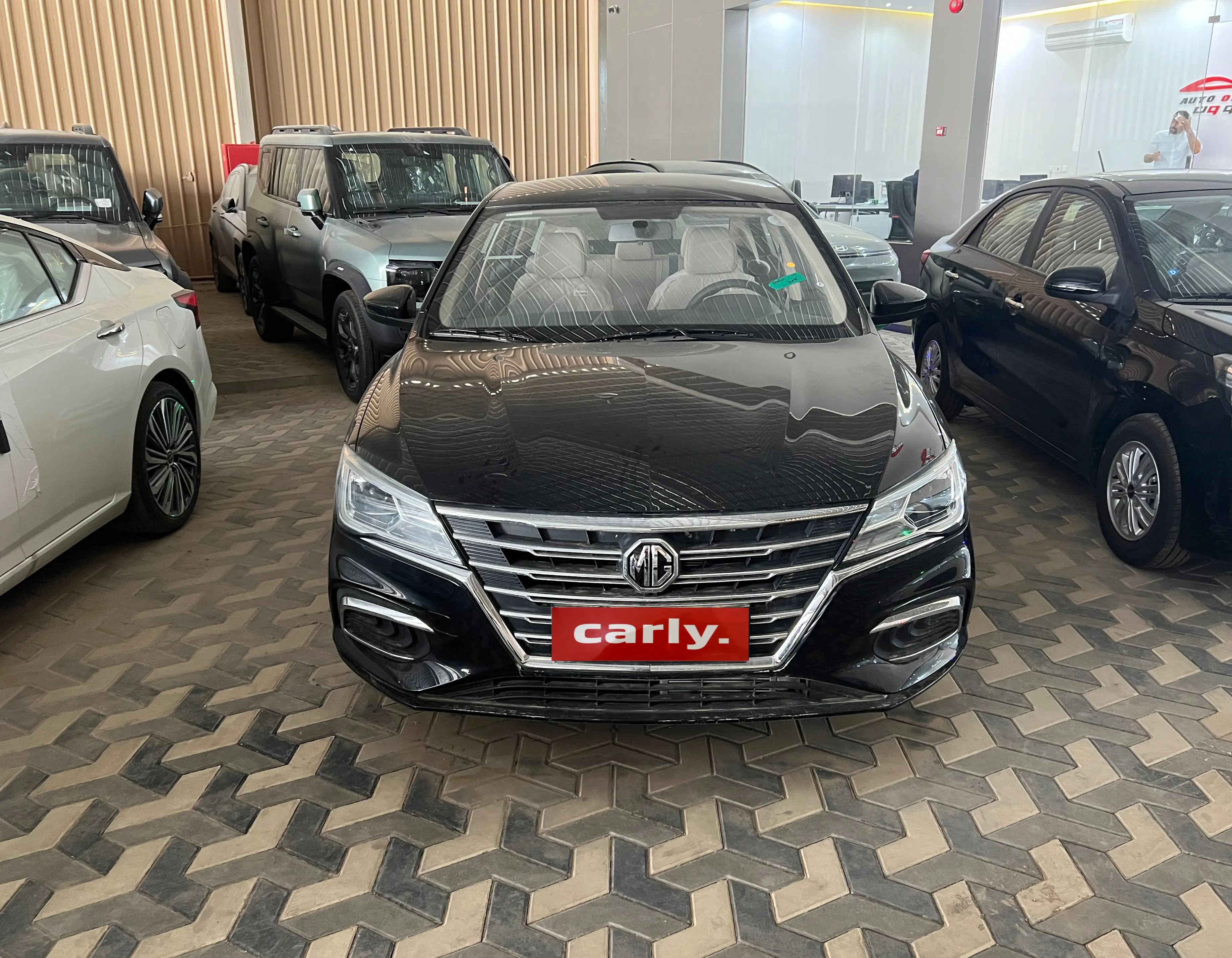 MG 5 STD 2025