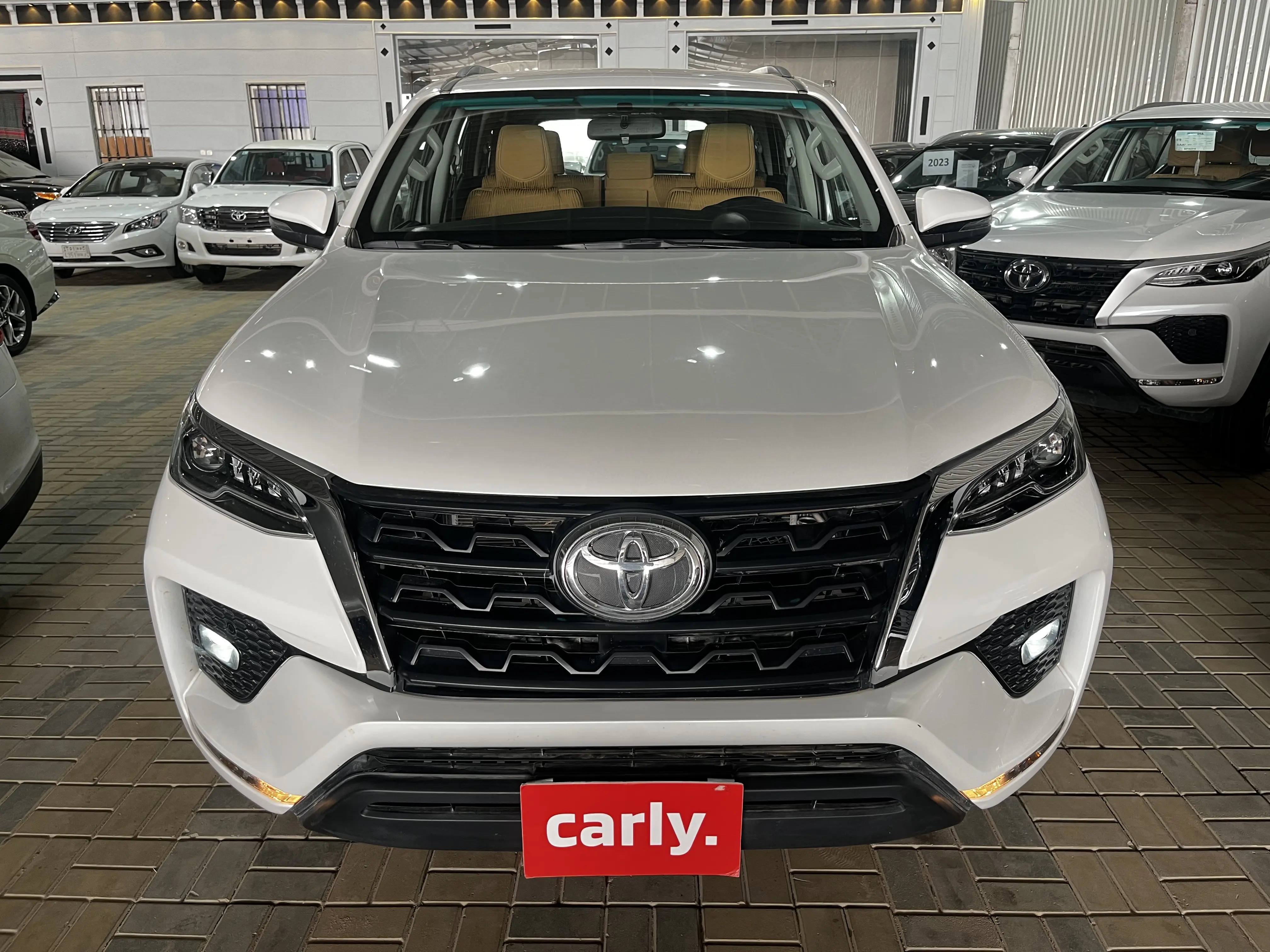 Toyota Fortuner VX1 2025