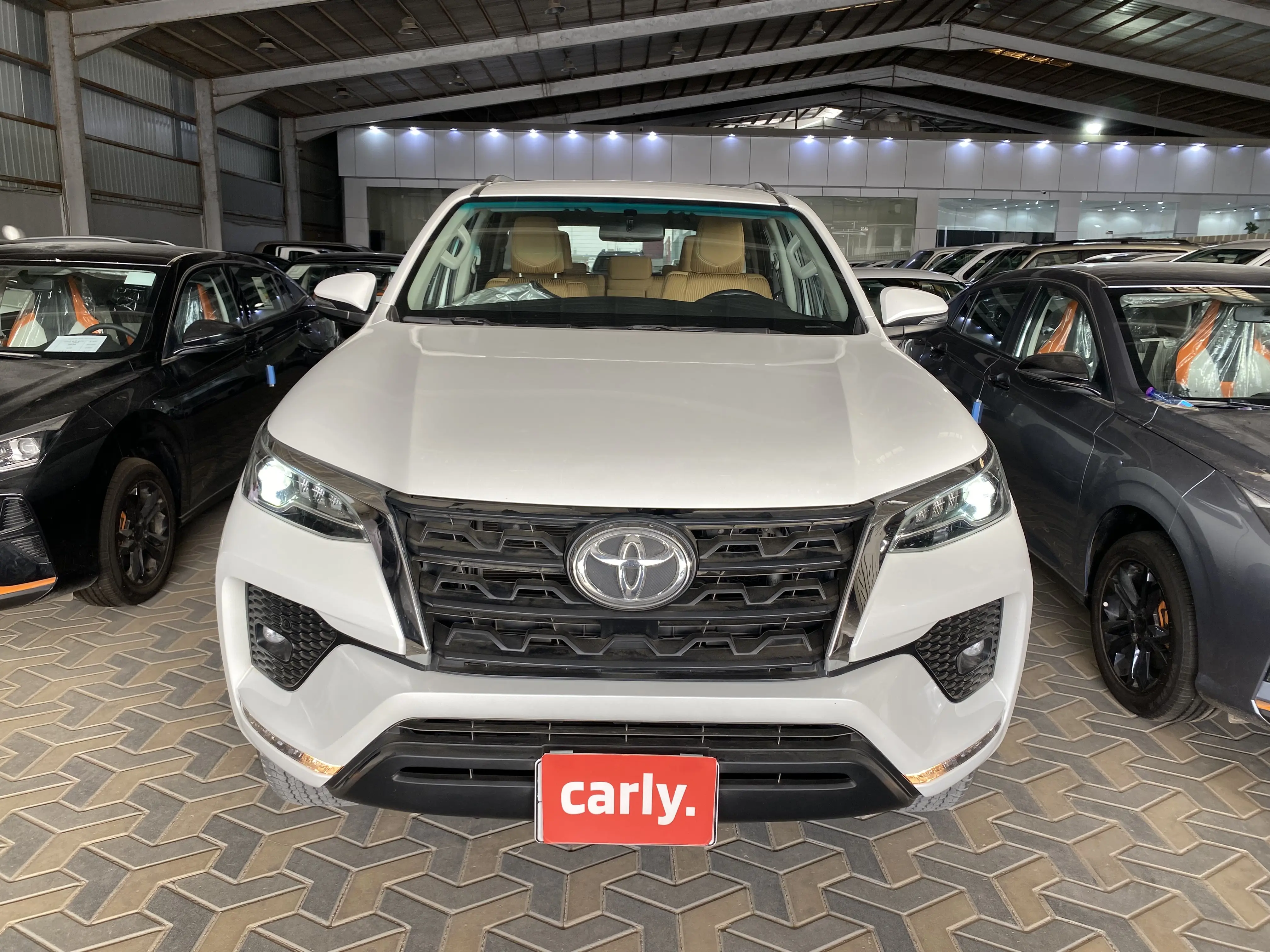 Toyota Fortuner VX1 2023