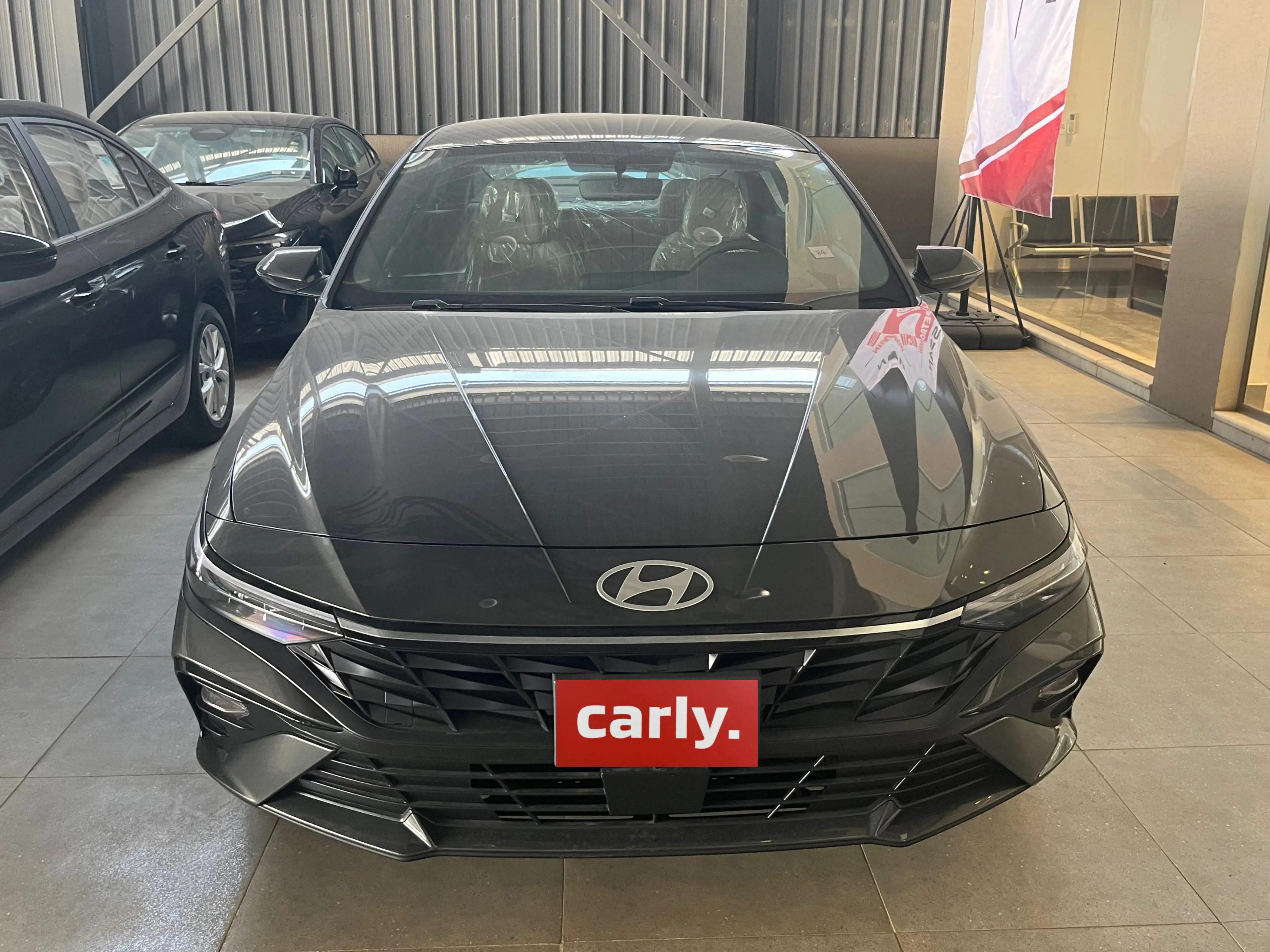 Hyundai Elantra Smart Plus  2027