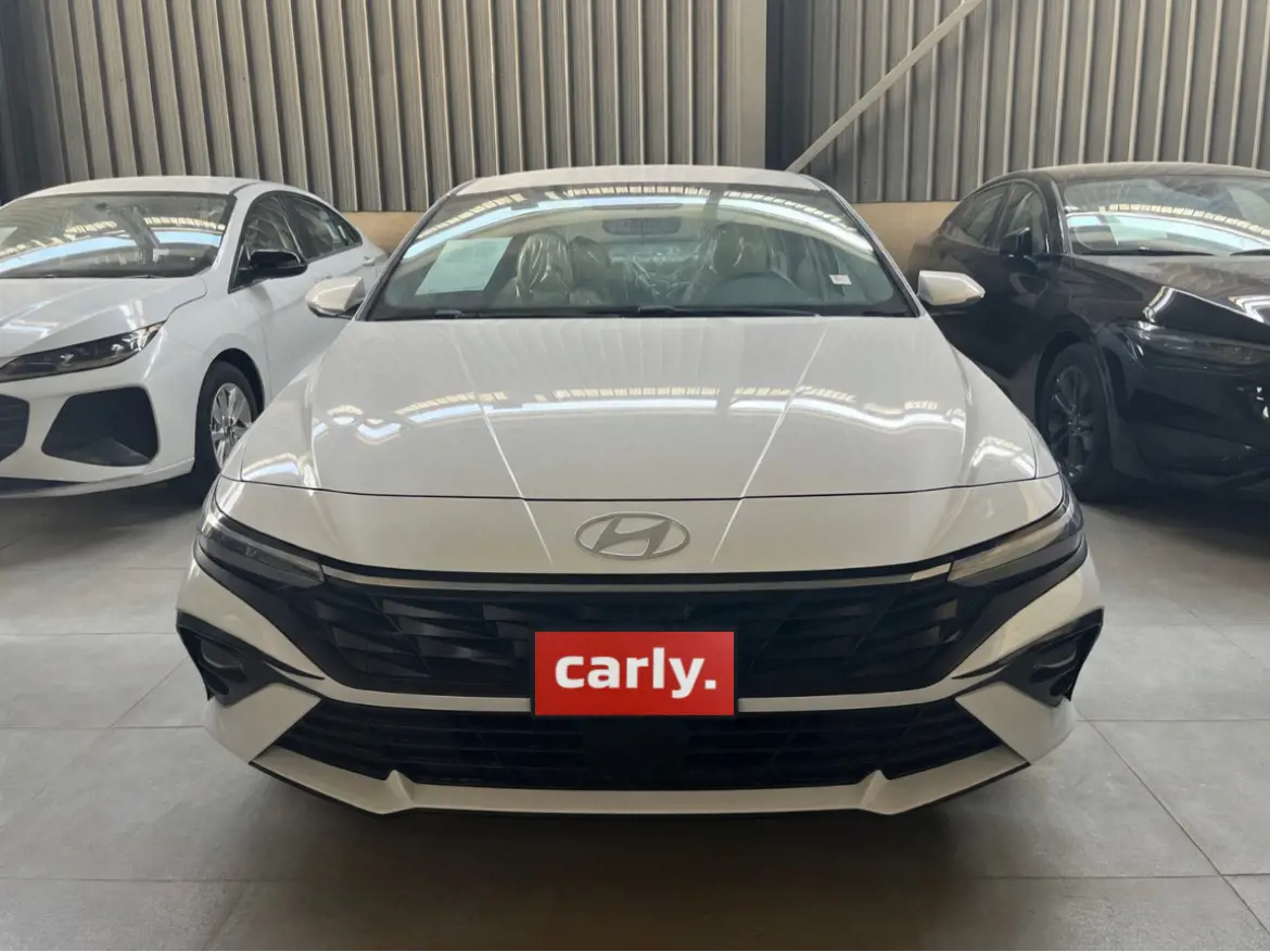 Hyundai Elantra Smart  2027